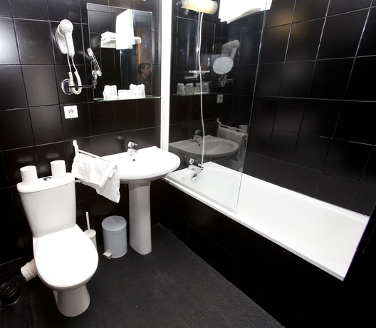 Imagen de la habitación del Hotel Cecyl Reims Centre. Foto 7