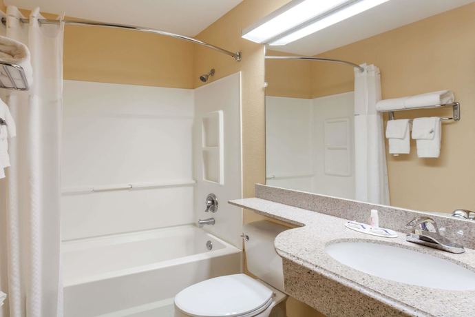 Imagen de la habitación del Hotel Cedar Bluff Inn. Foto 5