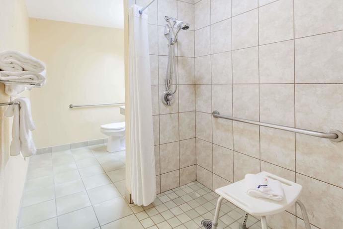 Imagen de la habitación del Hotel Cedar Bluff Inn. Foto 10