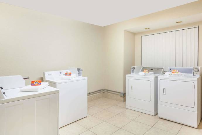 Imagen de los interiores del Hotel Cedar Bluff Inn. Foto 14