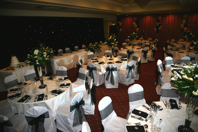 Imagen de los interiores del Hotel Cedar Court Bradford. Foto 13