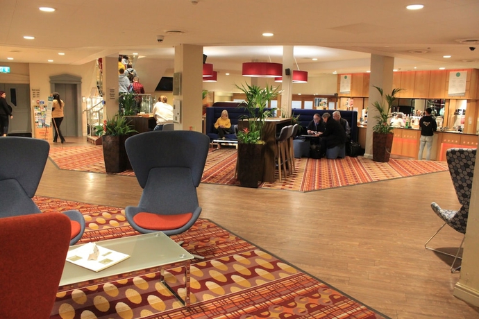 Imagen de los interiores del Hotel Cedar Court Wakefield. Foto 13