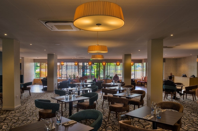 Imagen del bar/restaurante del Hotel Cedar Court Wakefield. Foto 3