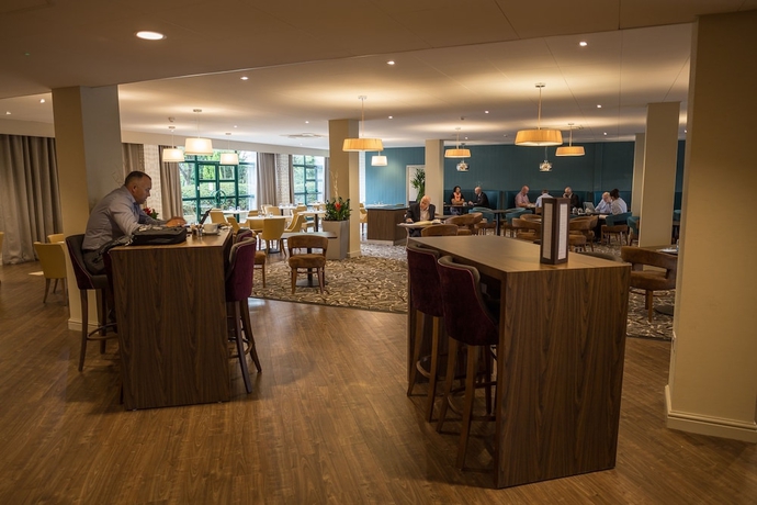 Imagen del bar/restaurante del Hotel Cedar Court Wakefield. Foto 4