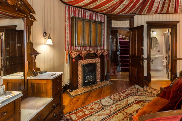 Imagen de los interiores del Hotel Cedar Crest Inn, Asheville. Foto 18