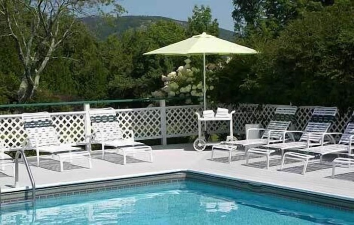 Imagen de la piscina del Hotel Cedar Crest Inn. Foto 20