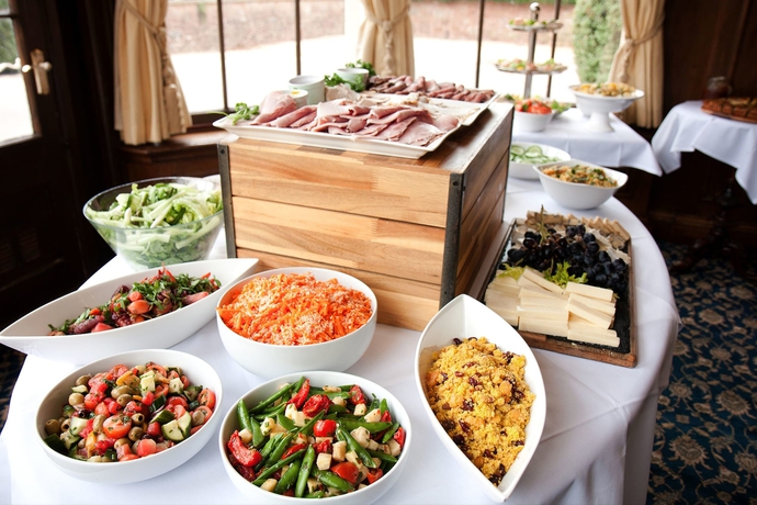 Imagen del bar/restaurante del Hotel Cedar Falls Health Spa. Foto 6