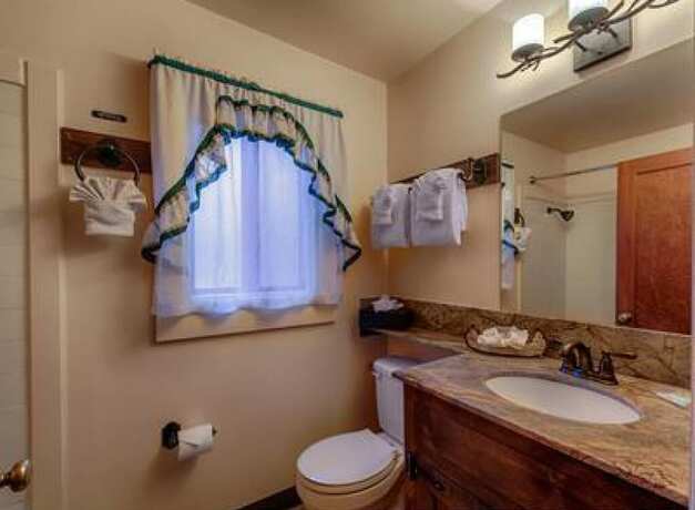 Imagen de la habitación del Hotel Cedar Glen Lodge. Foto 11