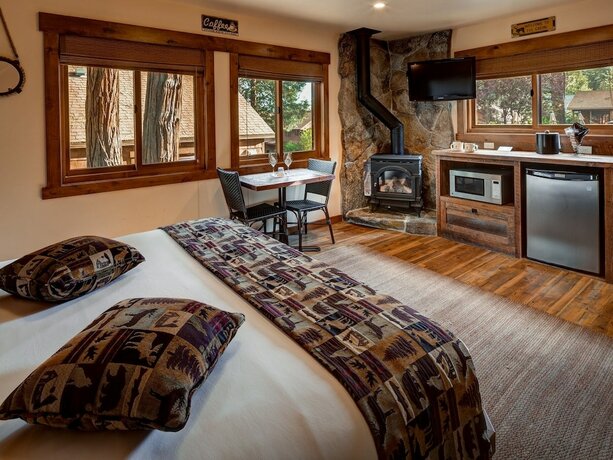 Imagen general del Hotel Cedar Glen Lodge. Foto 6