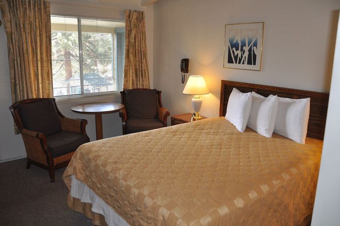 Imagen de la habitación del Hotel Cedar Inn and Suites. Foto 8