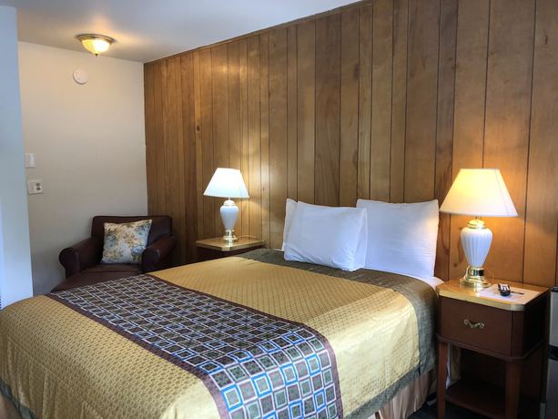 Imagen de la habitación del Hotel Cedar Inn and Suites. Foto 9
