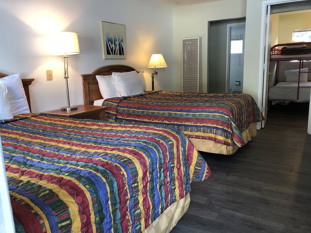 Imagen general del Hotel Cedar Inn and Suites. Foto 1