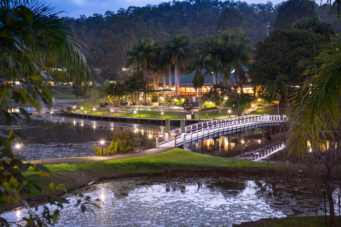 Imagen de los exteriores del Hotel Cedar Lake Country Resort. Foto 15