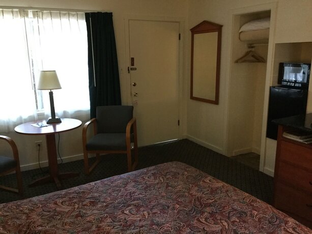 Imagen de la habitación del Hotel Cedar Lodge Motel, Dunsmuir. Foto 11