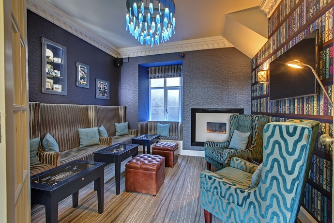 Imagen de los interiores del Hotel Cedar Manor. Foto 16