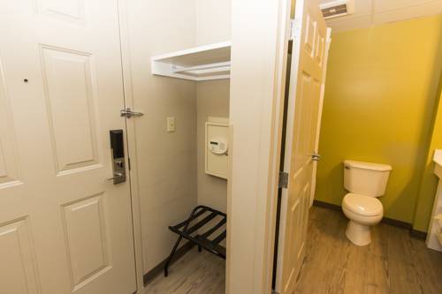 Imagen de la habitación del Hotel Cedar Point's Express. Foto 9