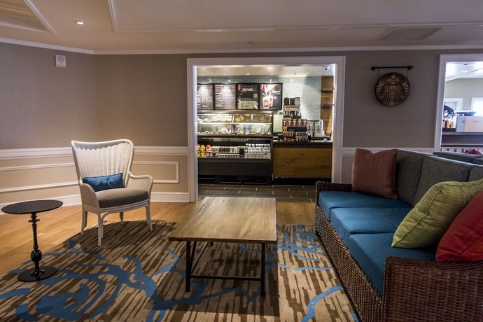Imagen de los interiores del Hotel Cedar Point's Hotel Breakers. Foto 17