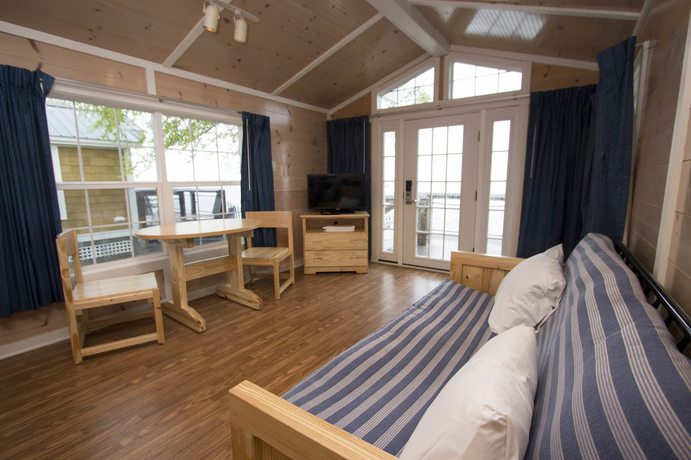 Imagen de la habitación del Hotel Cedar Point's Lighthouse Point. Foto 6