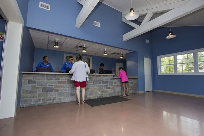 Imagen de los interiores del Hotel Cedar Point's Lighthouse Point. Foto 20