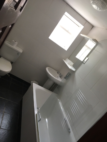 Imagen de la habitación del Hotel Cedar Tree. Foto 4