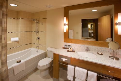 Imagen de la habitación del Hotel Cedarbrook Lodge. Foto 8