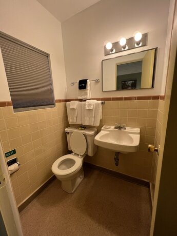 Imagen general del Hotel Cedars Motel. Foto 4
