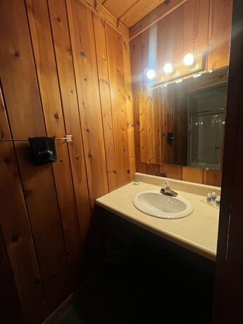 Imagen general del Hotel Cedars Motel. Foto 8