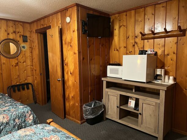 Imagen de la habitación del Hotel Cedars Motel. Foto 17
