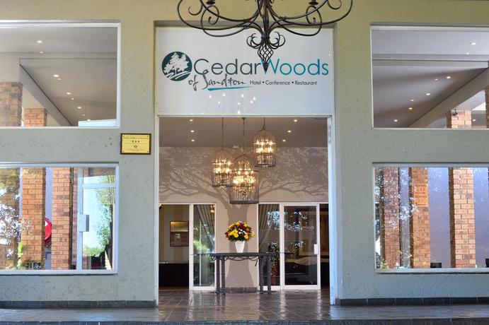 Imagen de los exteriores del Hotel Cedarwoods Of Sandton. Foto 6