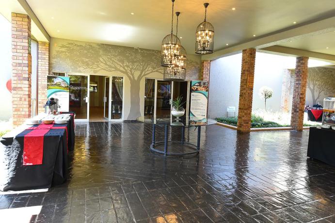 Imagen de los interiores del Hotel Cedarwoods Of Sandton. Foto 7