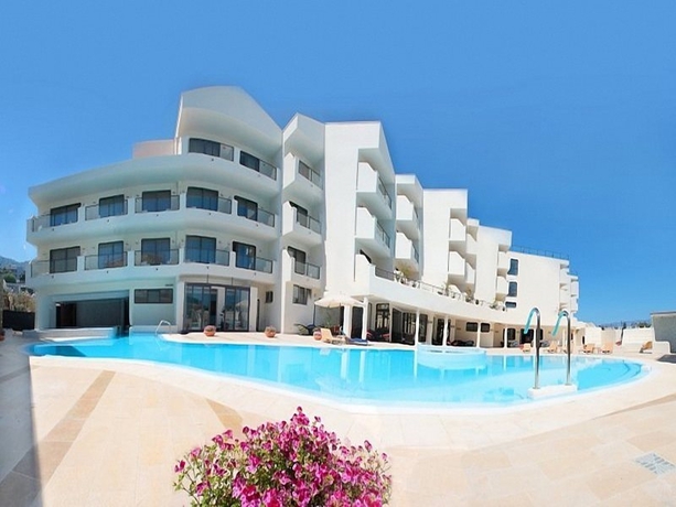 Imagen general del Hotel Cefalù Sea Palace. Foto 3