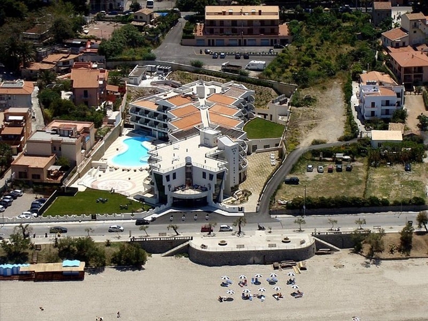 Imagen general del Hotel Cefalù Sea Palace. Foto 8