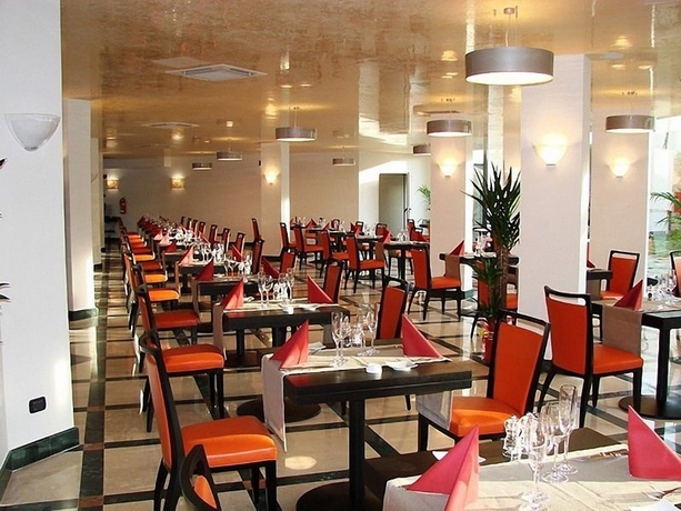 Imagen general del Hotel Cefalù Sea Palace. Foto 16