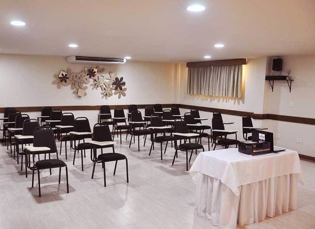 Imagen de los interiores del Hotel Cegil Boulevard. Foto 5