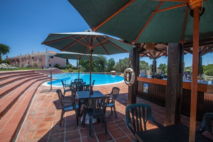 Imagen de la piscina del Hotel Cegonha Country Club. Foto 14