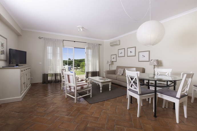 Imagen de los interiores del Hotel Cegonha Country Club. Foto 13