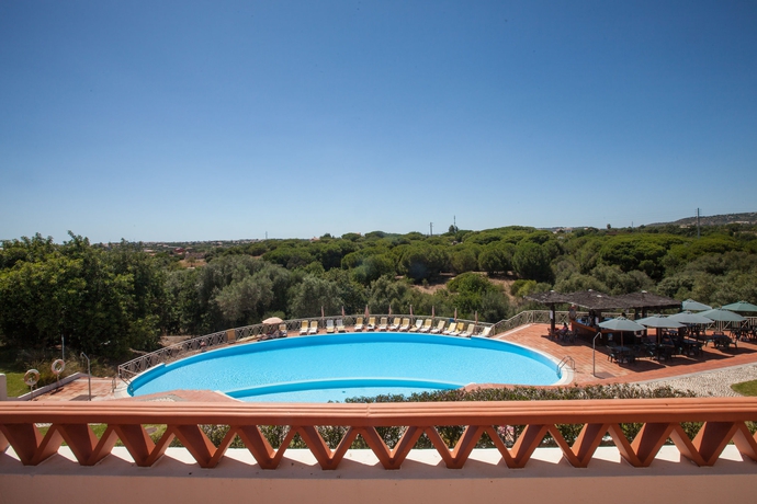 Imagen de la piscina del Hotel Cegonha Country Club. Foto 16