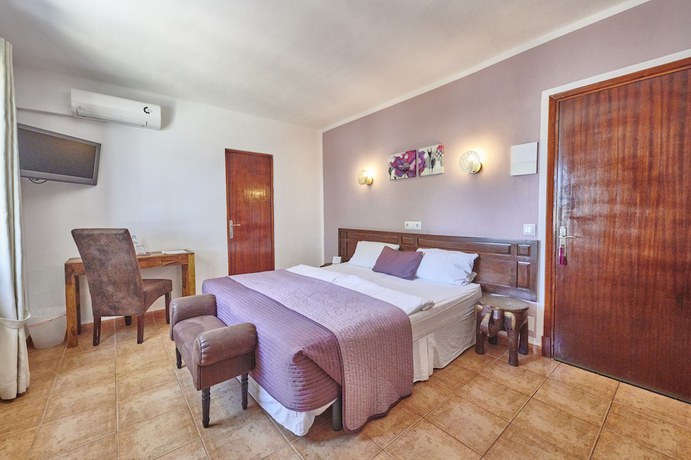 Imagen de la habitación del Hotel Ceiba Maria Cala Dor. Foto 16