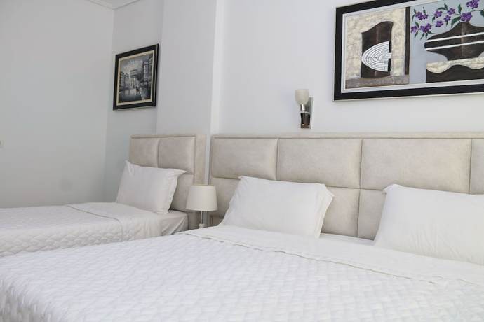 Imagen de la habitación del Hotel Ceko. Foto 7