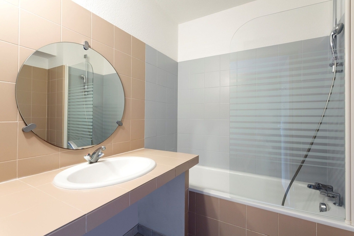 Imagen de la habitación del Hotel Cela Canet Europa. Foto 8