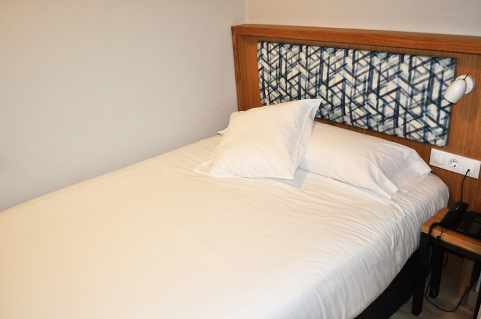 Imagen de la habitación del Hotel Celanova. Foto 7