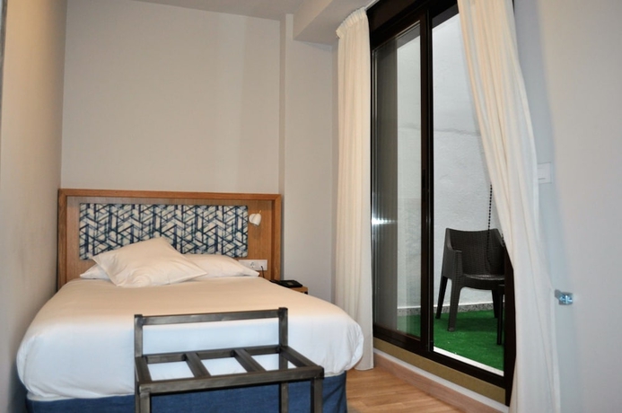 Imagen de la habitación del Hotel Celanova. Foto 8