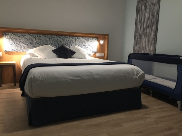 Imagen de la habitación del Hotel Celanova. Foto 12