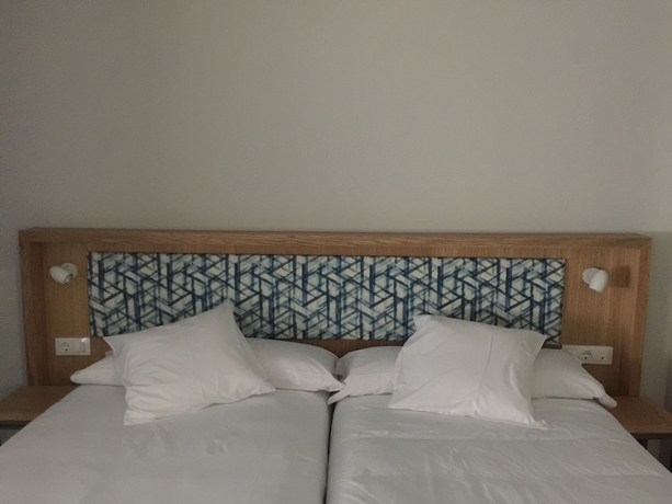 Imagen de la habitación del Hotel Celanova. Foto 13