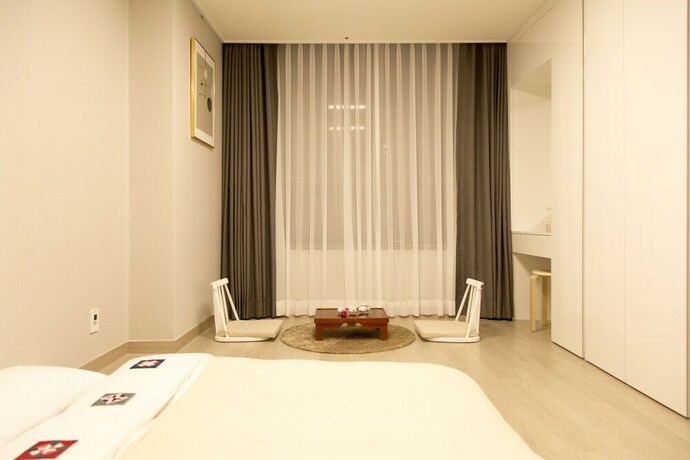 Imagen de la habitación del Hotel Celeb Stay Songdo. Foto 32