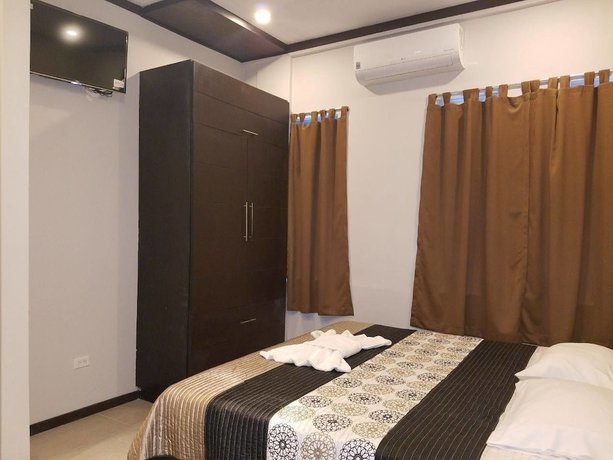 Imagen de la habitación del Hotel Celebertti. Foto 7