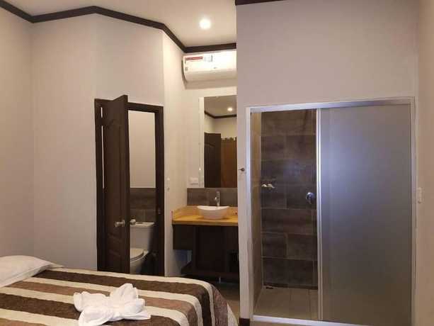 Imagen de la habitación del Hotel Celebertti. Foto 9