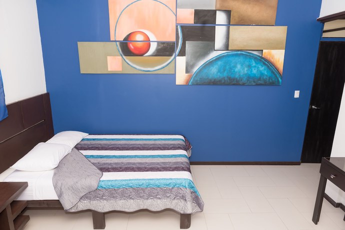 Imagen de la habitación del Hotel Celebertti. Foto 12