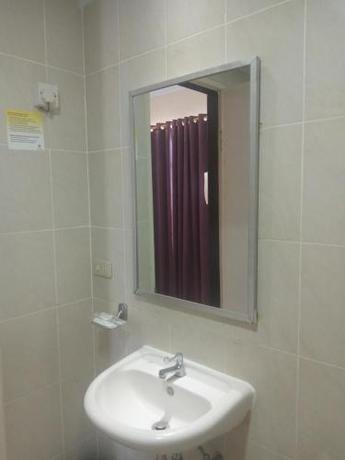 Imagen de la habitación del Hotel Celebes. Foto 18