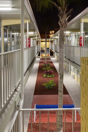 Imagen general del Hotel Celebration Suites. Foto 5